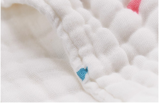 Het beeldverhaal vormde Natuurlijke Gauze Fabric-jaren '40zuigelingen die Badhanddoeken vastzetten