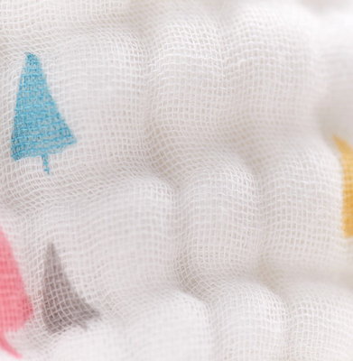 Het beeldverhaal vormde Natuurlijke Gauze Fabric-jaren '40zuigelingen die Badhanddoeken vastzetten