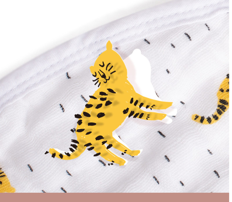 De gele Tiger Printing Woven Muslin Gauze-Stof 105GSM verdunt Gauze Fabric