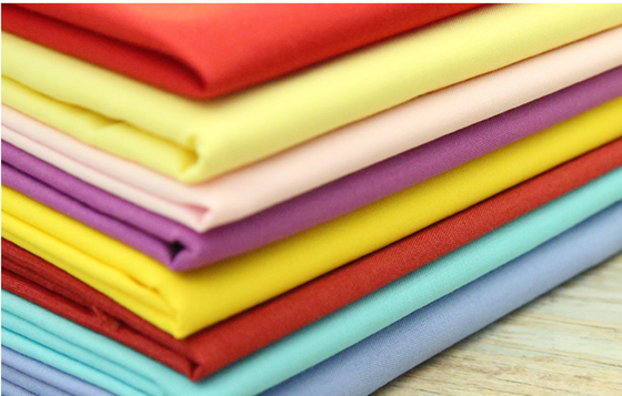 TC6535 de eenvormige Stof van het het Jasjeoverhemd van de Stoffen130x 72 155GSM 32SX32S TC Polyester Katoen Geweven