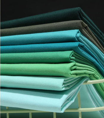 De in te ademen Geweven van de Katoenen van de het Satinet Eenvormige Kleding Overhemdsstof de Mensenadel kleedt 60X60 173X113 4/1
