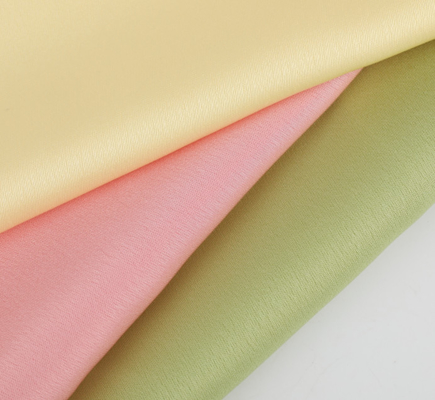 Minimale krimp Satinstof voor kleding zacht en comfortabel materiaal
