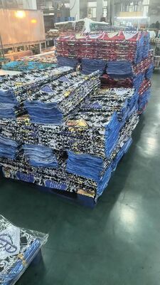 135 GSM katoenen bedrukte stoffen met levendige kleuren en zachte ademende natuurlijke gaasstof