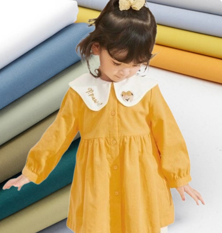 De in te ademen Geweven van de Katoenen van de het Satinet Eenvormige Kleding Overhemdsstof de Mensenadel kleedt 60X60 173X113 4/1